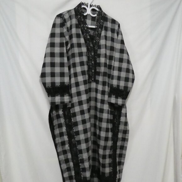 Unbranded | P2P 21.5 inches measured | Plaid and Lace Long Sleeve Dress - Picture 1 of 16